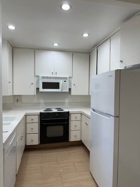 Building Photo - 7736 Paseo del Rey