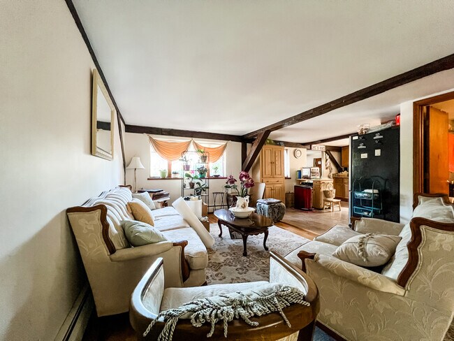 Building Photo - 4 Shawsheen Rd