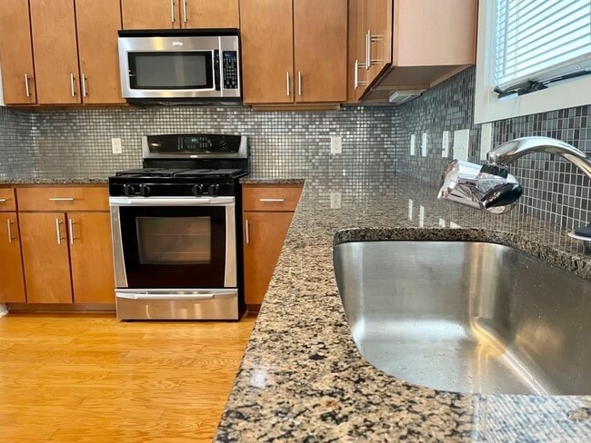 Foto del edificio - 1702 S Lamar Blvd