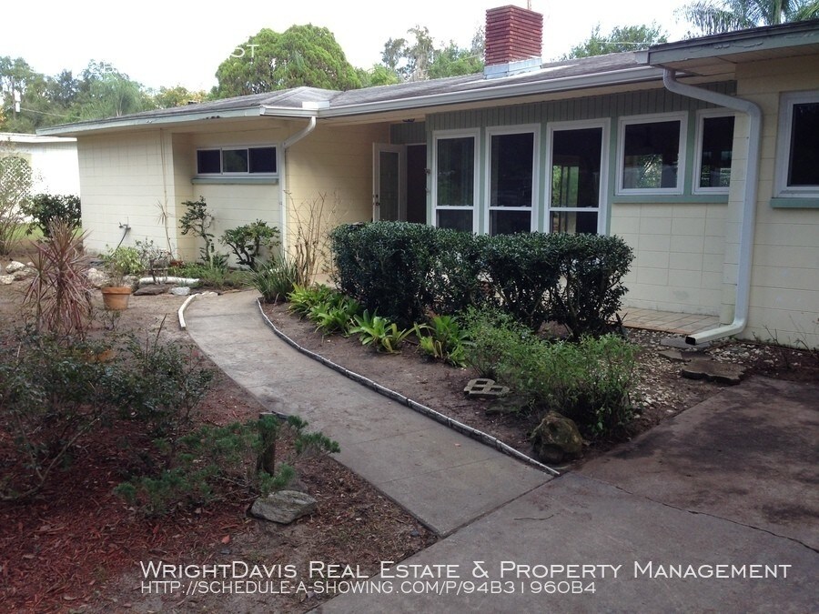 Trendy 3/2 Pool Home in Temple Terrace. House for Rent in Temple