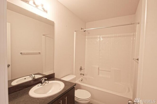 Foto del edificio - 15720 Manor Way