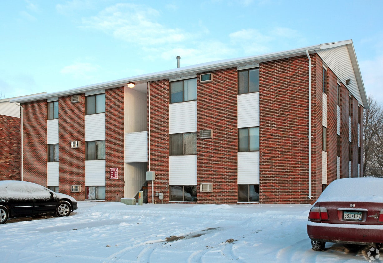 Primary Photo - Fairview Apartments