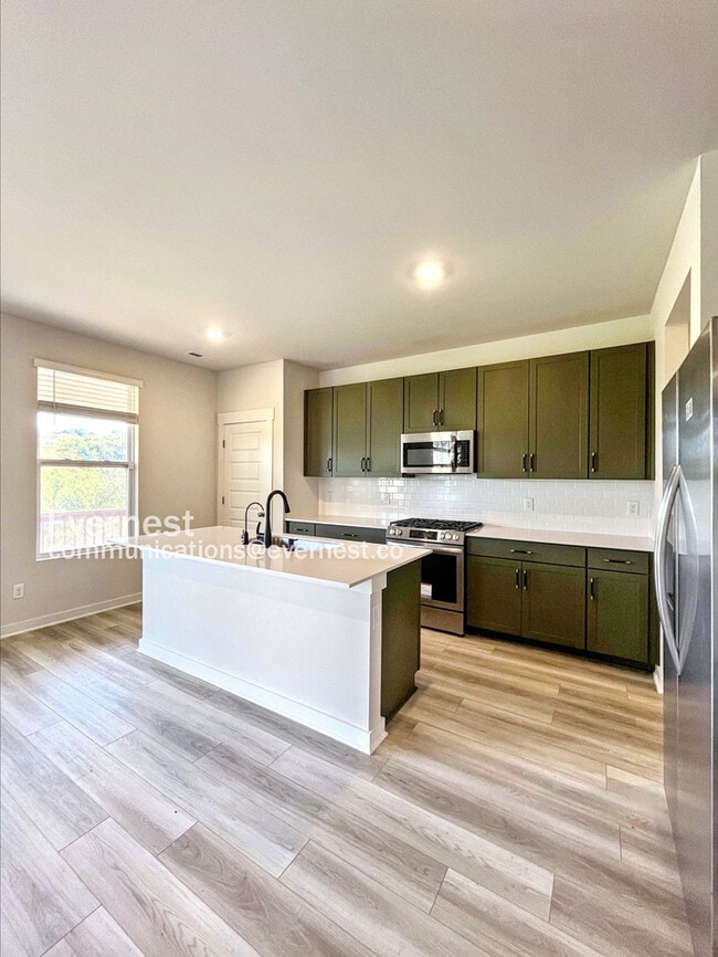 Building Photo - 506 Lyness Dr
