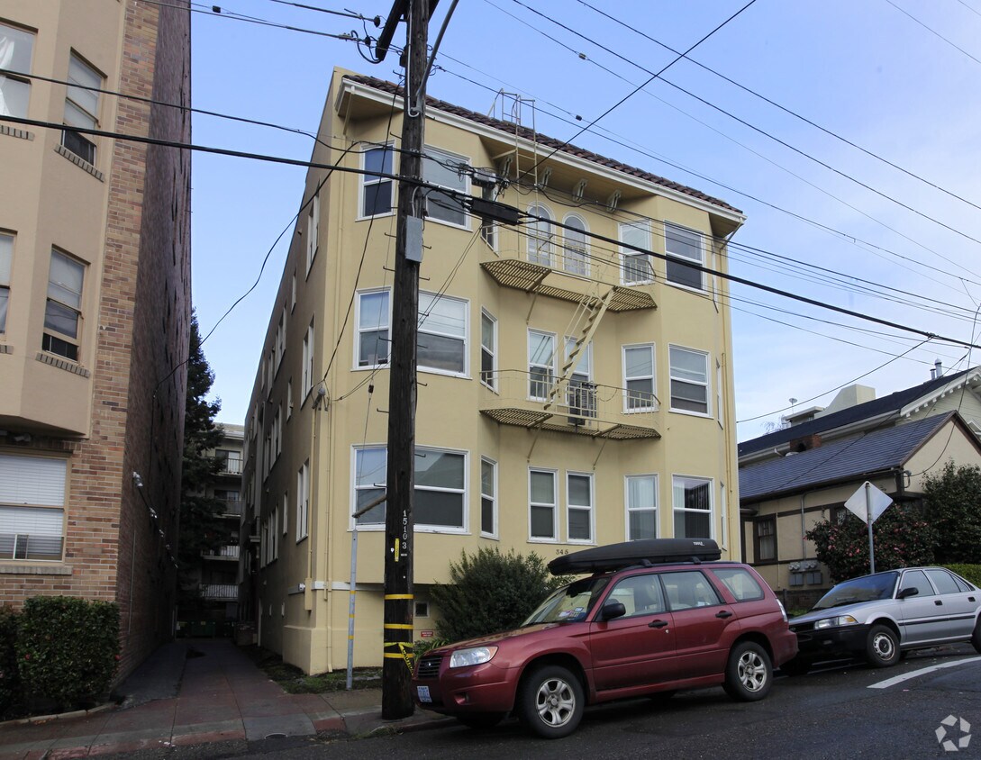 Foto del edificio - 345 Lenox Ave