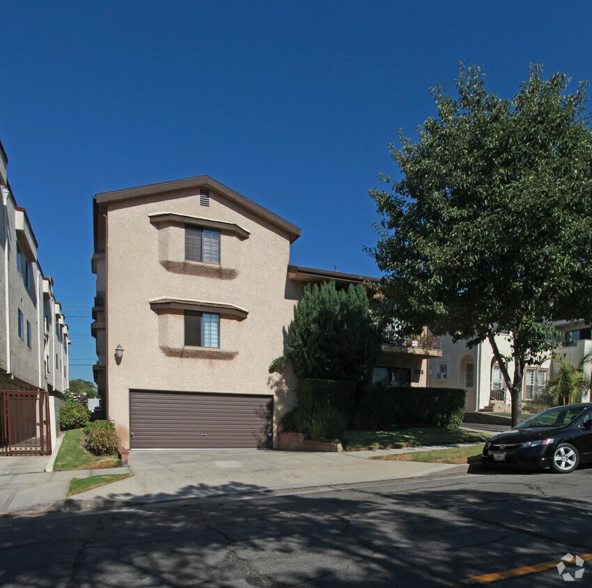 Foto del edificio - 625 E Cypress Ave