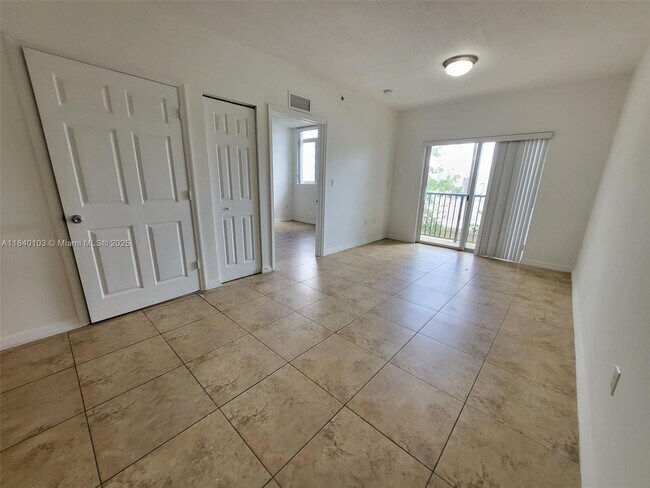 Foto del edificio - 435 SW 12th Ave