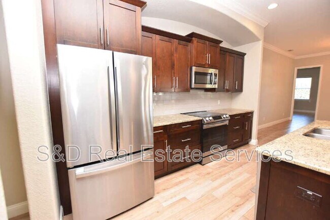 Foto del edificio - 6986 Highlands Creek Ave