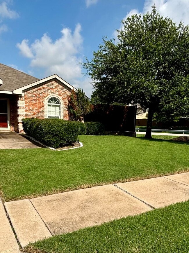 Photo - 2200 Halladay Tr House