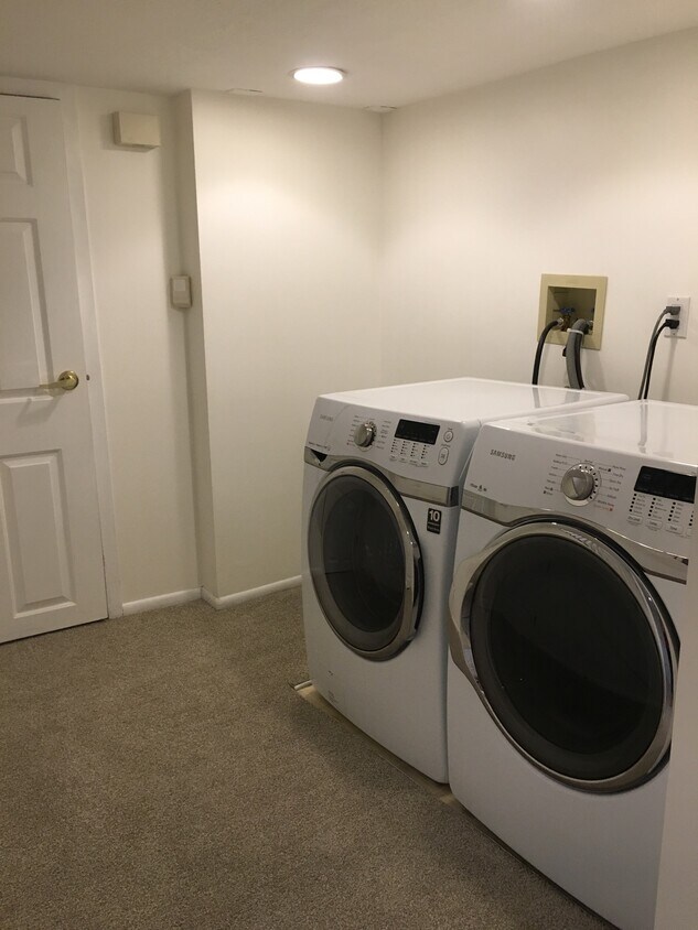 Primary Photo - 420 E 3rd Ave
