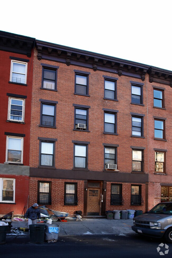 Primary Photo - 447 Hicks St