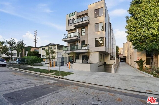 Foto del edificio - 1820 Prosser Ave