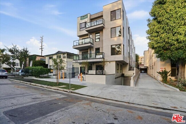 Foto del edificio - 1820 Prosser Ave