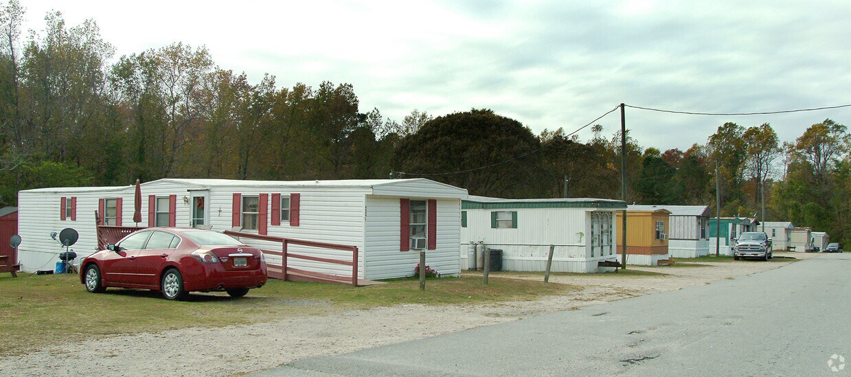 Smithfield Apartments & Mobile Home Park Apartments in Smithfield, VA