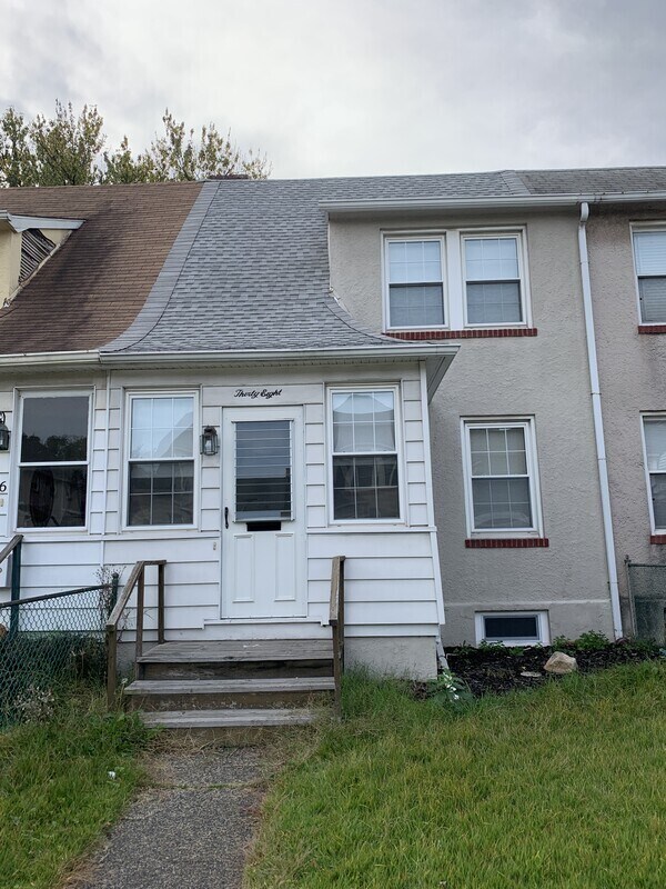 Primary Photo - 38 Kinship Rd