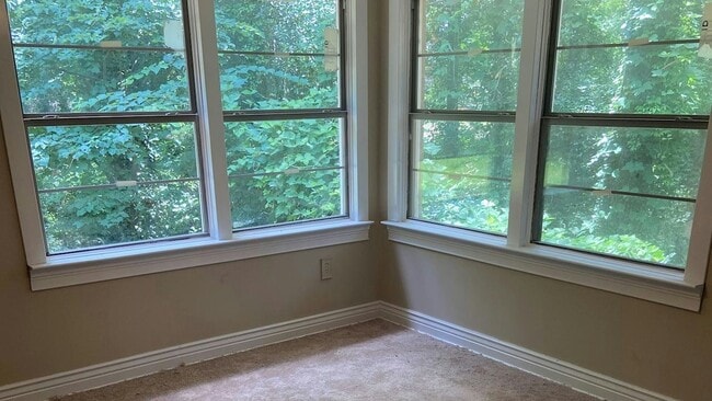 Building Photo - 1813 Dogwood Dr