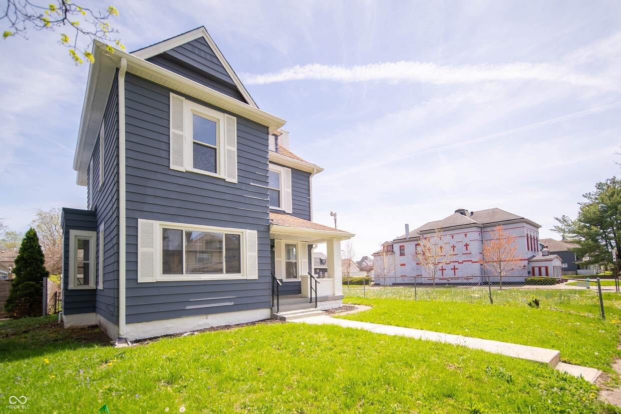 Primary Photo - 2405 Carrollton Ave