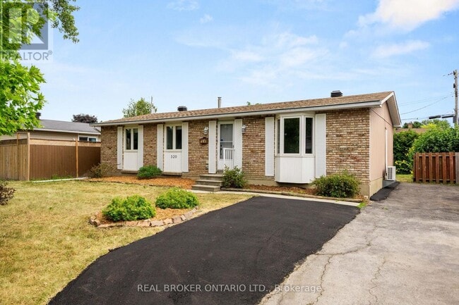 Building Photo - 320 Reynolds Dr