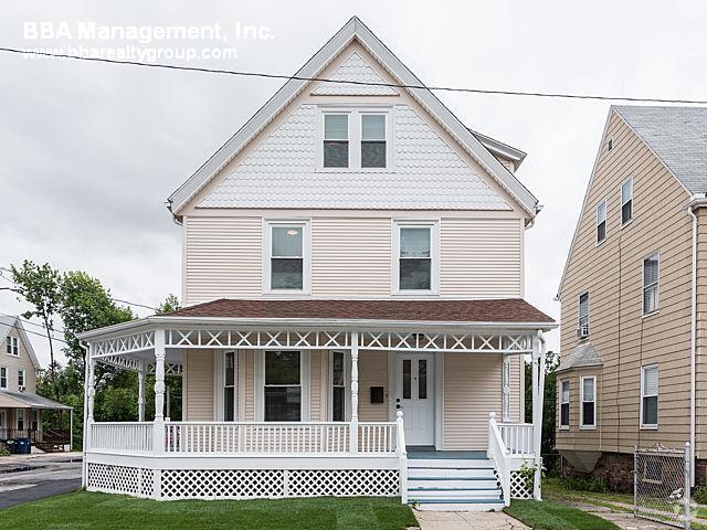 58 Saunders St