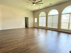 Building Photo - 11605 Bay Ledge Dr