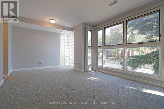 Building Photo - 1422 Bayview Ave