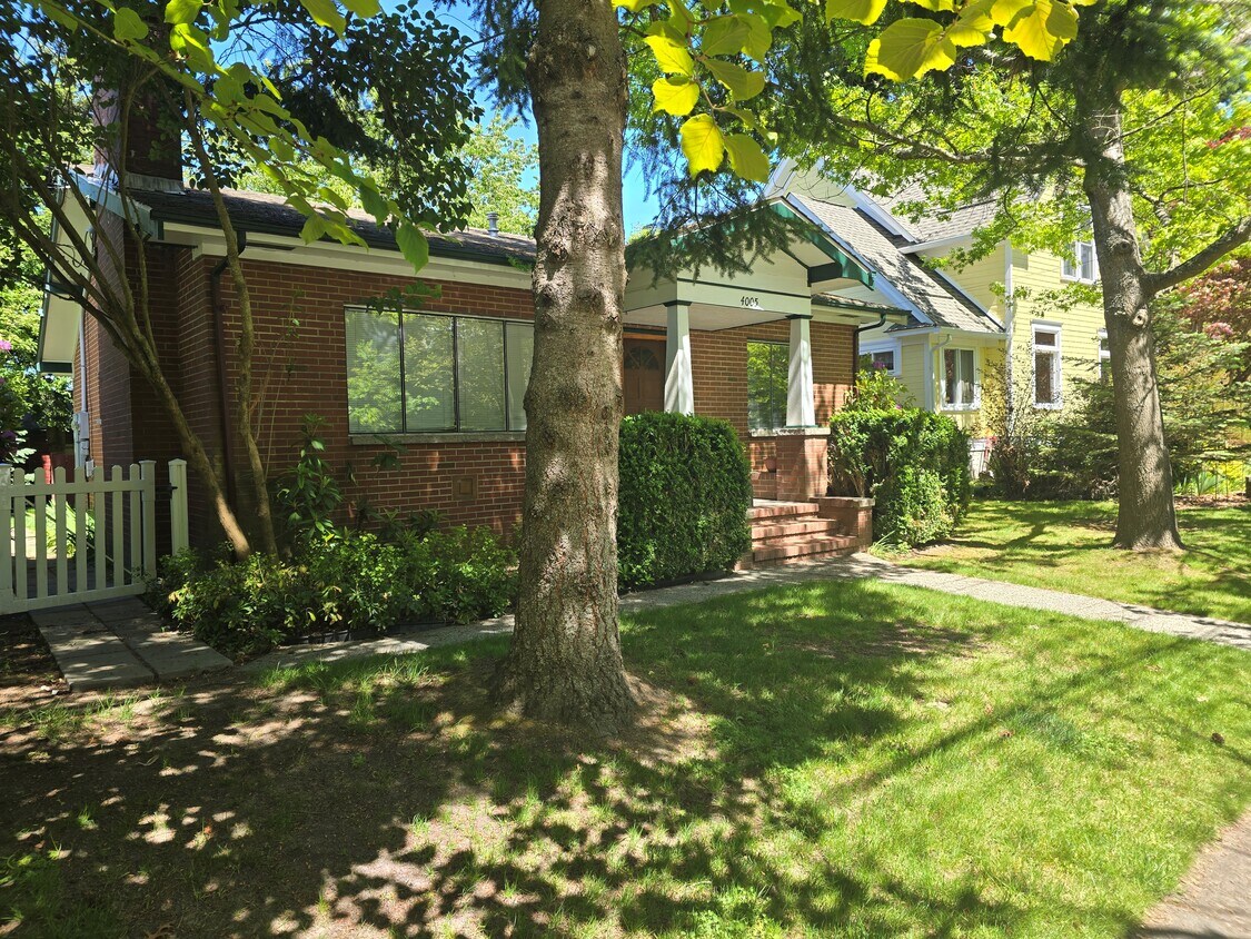 4005 North 24th Street, Proctor District, Tacoma - 4005 N 24th St