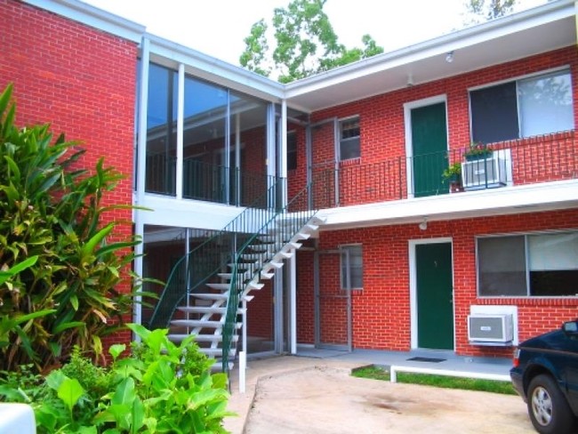 Building Photo - San-Lyn Apartments