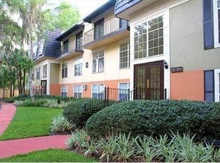 Building Photo - 3999 Versailles Dr