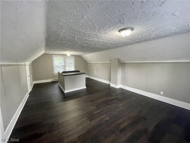 Building Photo - 999 W Exchange St