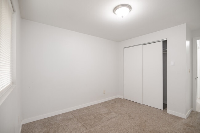 Building Photo - Yakima M.F. LLC