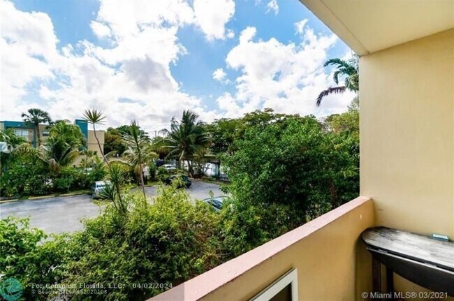 Foto del edificio - 4265 NW S Tamiami Canal Dr
