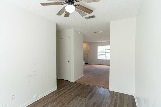 Foto del edificio - 2 br, 1.5 bath Townhome - 3806 Charolais D...