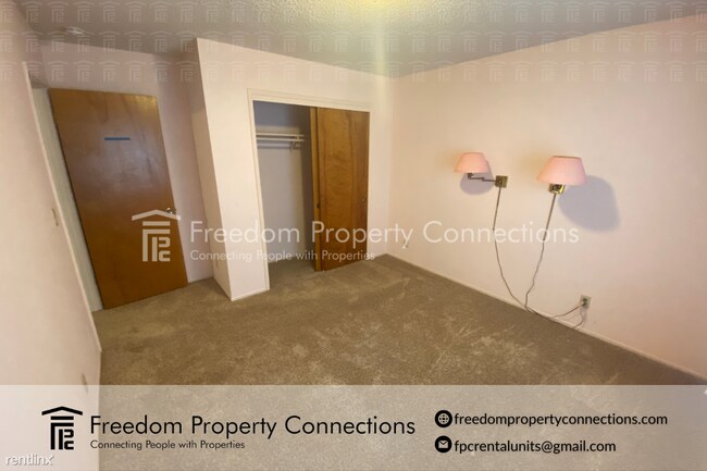 Foto del edificio - 3 br, 1 bath Triplex - 1128 Via Pavion A -
