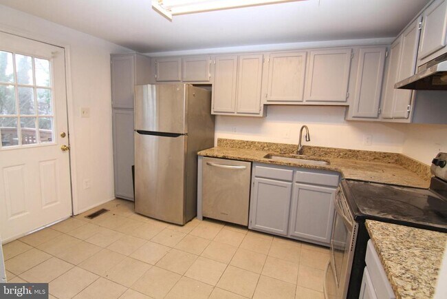 Building Photo - 14946 Enterprise Ln