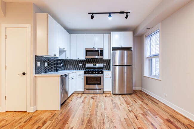 Foto del edificio - 655 W Wrightwood Ave