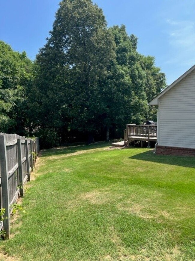 Foto del edificio - 3 Bed / 2 Bath in Hunters Ridge off of S. Culberhouse