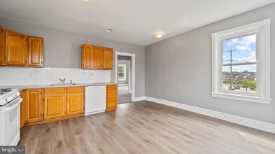 Building Photo - 203 S Springfield Rd