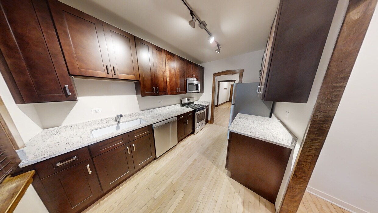 Foto principal - 4817 N Oakley Ave
