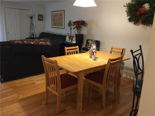 Building Photo - 39 London St