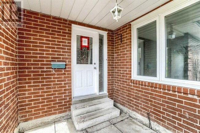 Photo du bâtiment - 6 Wildercroft Ave