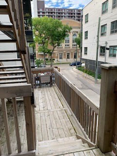Photo du bâtiment - 100 Nassau St N
