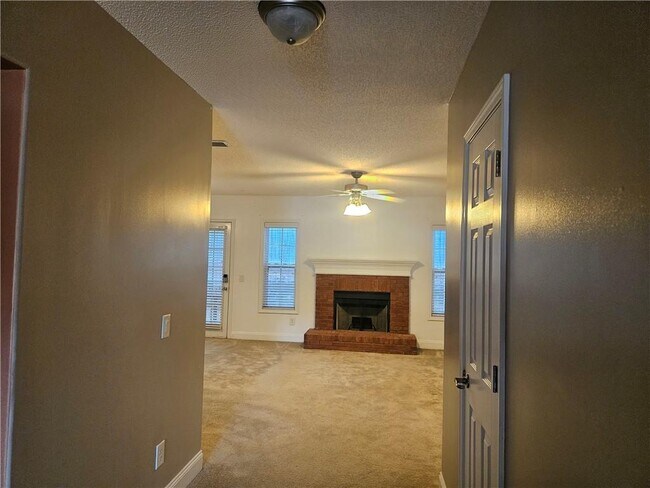 Foto del edificio - 3210 Glenloch Pl