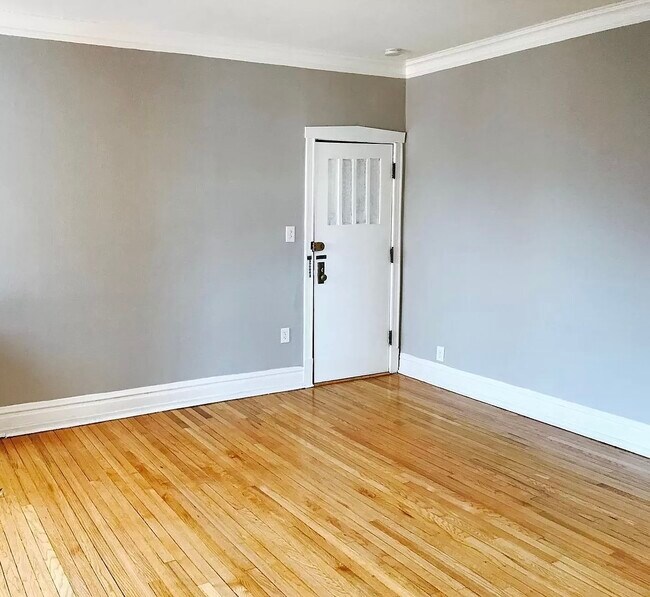 Foto del edificio - 3932 N Keeler Ave