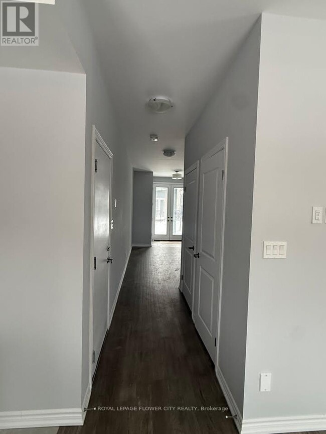 Building Photo - 5672 Dorchester Rd