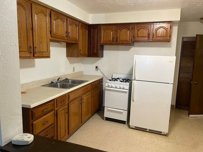 Apt B - 700 Brinton Ave