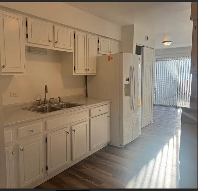 Building Photo - 4493 Provincetown Dr