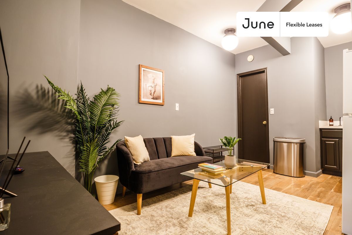 Foto principal - 441 West 48th Street