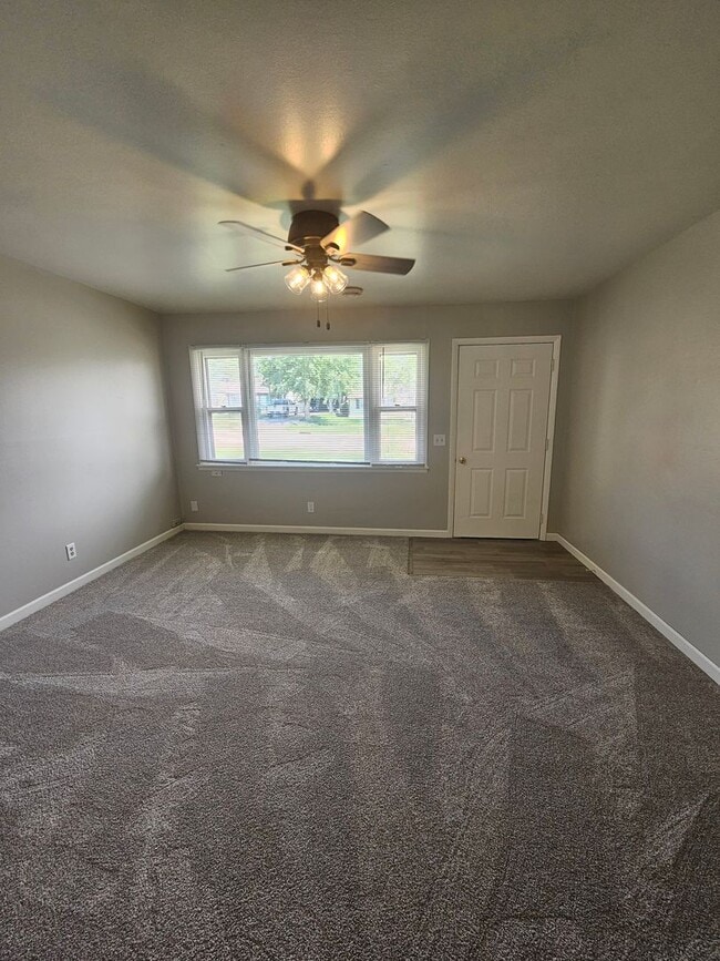 Building Photo - 3 BED | 1 BATH | SINGLE-LEVEL HOME | ROBBI...