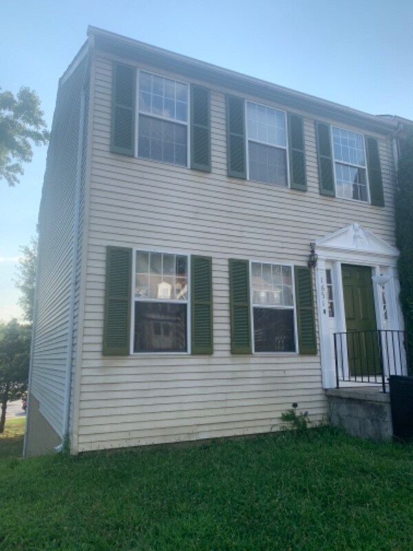 1651 Tulip Ave, District Heights, MD 20747 Townhome Rentals in District Heights MD
