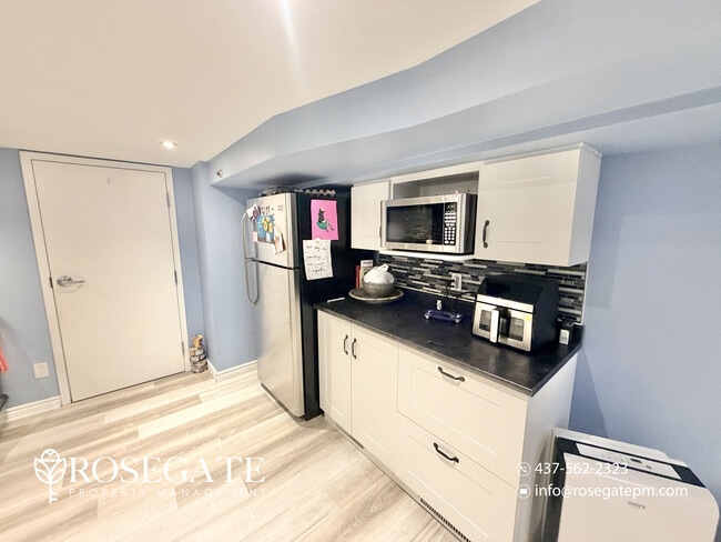 Building Photo - All-Inclusive, Pet-Friendly 2-Bedroom Apartment with Parking in Waterloo