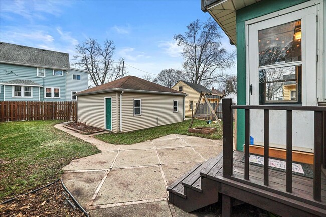 Building Photo - 817 Arcadian Ave